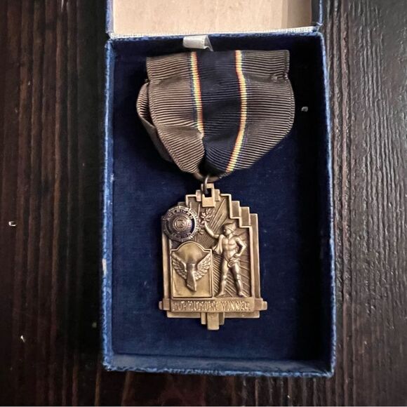 American Legion Medal Vintage - Picture 2 of 4